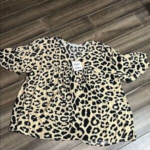 New Davi & Dani Oversized Leopard Blouse S